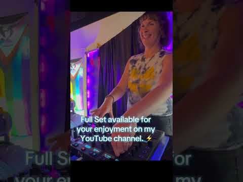 She did what?! Melodic House & Techno meets Retro Reggae Mashup ✨ #dancemusic #melodichouseandtechno by Owlfeather - Album Art