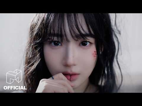 '깨어' by tripleS - Album Art