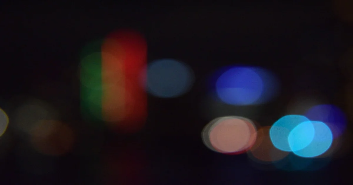 DeBÍ TiRAR MáS FOToS - Bad Bunny's 'DeBÍ TiRAR MáS FOToS' Returns to No. 1; Nation's Digital Photo Albums Explode