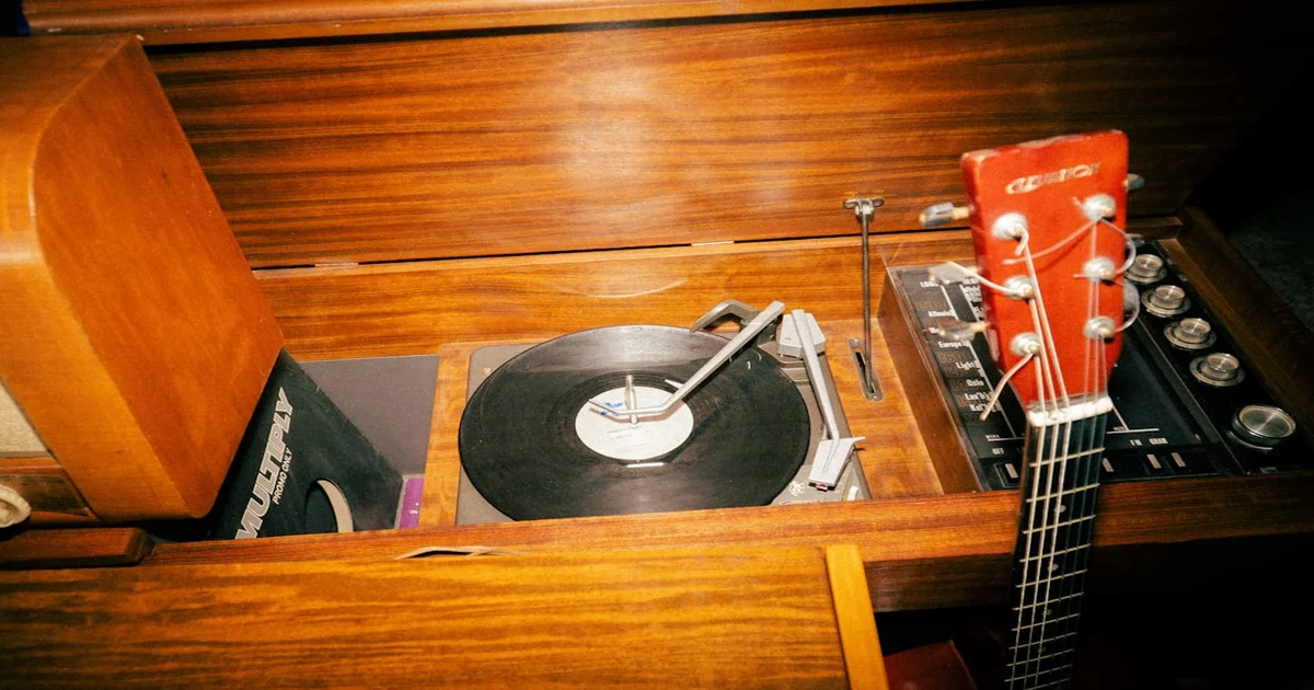 Foo Fighters Your Favorite Toy - Foo Fighters Announce New Album Your Favorite Toy, Reveal Deep Lore