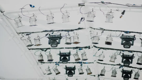 Intrinsic joins Google - Intrinsic Joins Google, Promises Robots Will Finally Fold Laundry