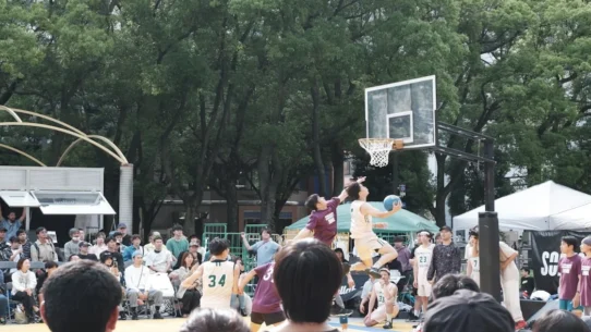 90s alt-rock heckling - '90s Alt-Rock Heckling Shakes Up College Hoops