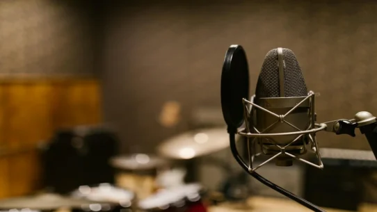 pop queens studio - All The Pop Queens Are In The Studio Right Now, Threatening The Eardrums