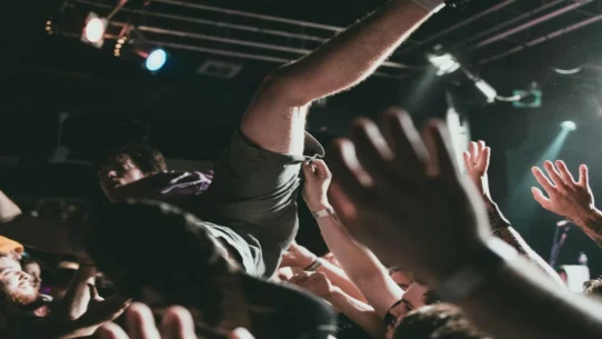 Benson Boone Wanted Man - Benson Boone Wants You To Know He’s A ‘Wanted Man’ With New Tour