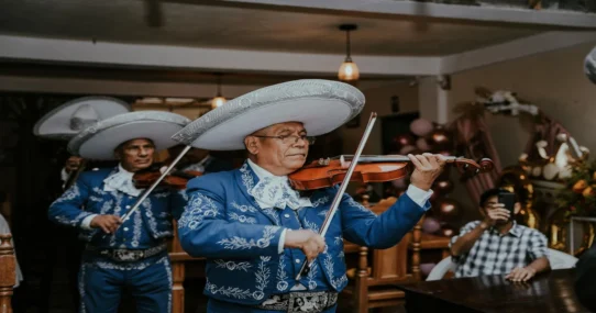 mariachi bolero - Bruno Mars’ Mariachi Bolero Opener Hints At New Era Of Emotional Honesty