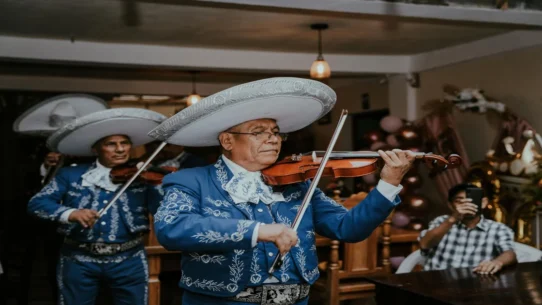mariachi bolero - Bruno Mars’ Mariachi Bolero Opener Hints At New Era Of Emotional Honesty