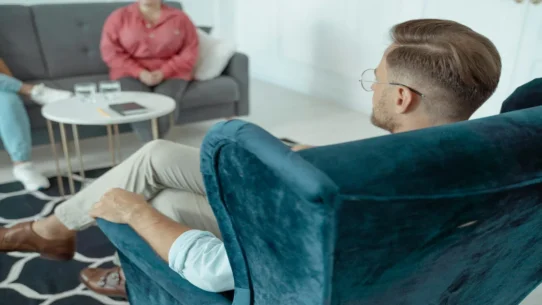 Dave Grohl Therapy - Dave Grohl’s 430 Therapy Sessions Exceed World Record for Emotional Processing