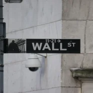 Dow futures fall - Dow Futures Fall as Traders Prepare for Worst by Hiding Under Desks