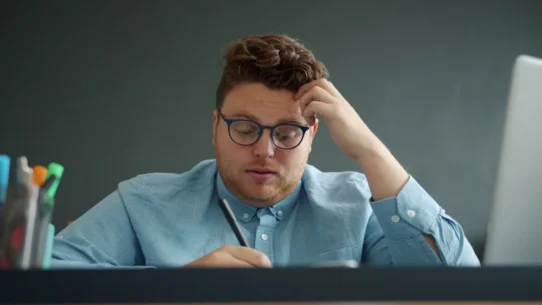 bet against corporate loans - Goldman Pitches Hedge Funds on Doubting Corporate Loans