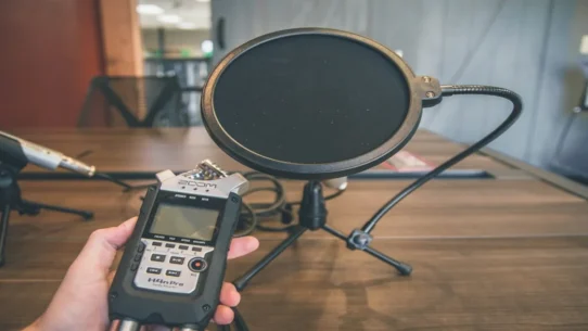 Heeseung Departs K-pop - Heeseung Departs K-pop Group To Record Album Of Mundane Office Sounds