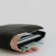 ICE at airports - ICE at Airports: Federal Agents to Pat Down Wallets, Not People