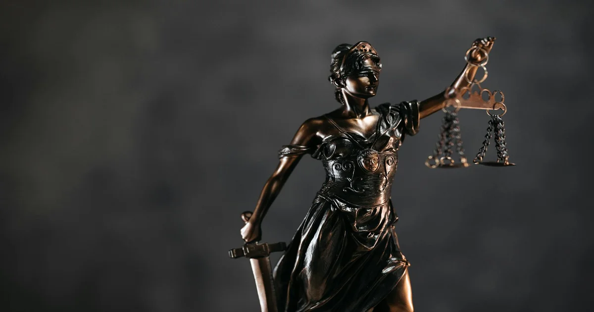 Jackson Estate Lawsuit - Jackson Estate Lawsuit Prompts 'Neverland Legal Defense Theme Park'