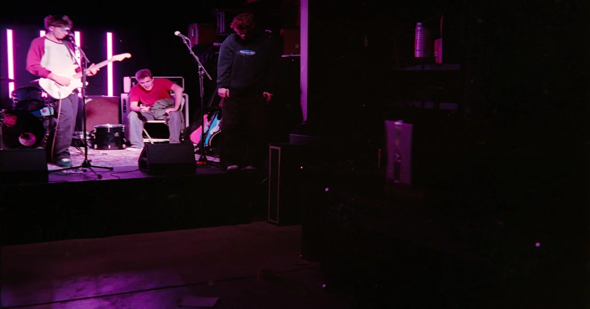 Twilight Override train - Jeff Tweedy Keeps Twilight Override Train Rolling With Kimmel Performance