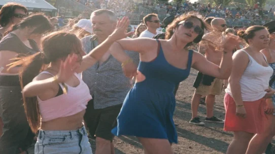 Jessie Ware Automatic - Jessie Ware Automatic Triggers Mass Involuntary Dance Epidemic