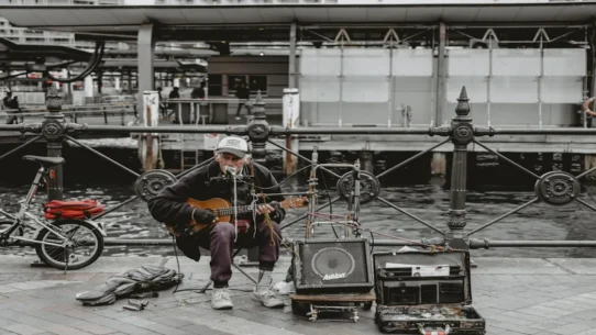 Juliana Hatfield Contractor Album - Juliana Hatfield Made An Album With Her Contractor, Says It Was 'Very Structural'