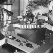 Perfect Woman Sound Machine - Katie Alice Greer's 'Perfect Woman Sound Machine' Achieves Full Vacuum Seal