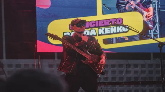 Keanu Reeves' band Dogstar - Keanu Reeves' Band Dogstar Returns; Critics Still Try to Process