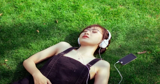 Kelsey Lu Running to Pain - Kelsey Lu's 'Running to Pain' Album Sparks Global Injury Epidemic