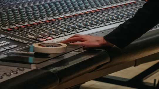 Loukeman Elktorn - Loukeman Releases "Elktorn" And "All I Could Think Of," Stuns Industry