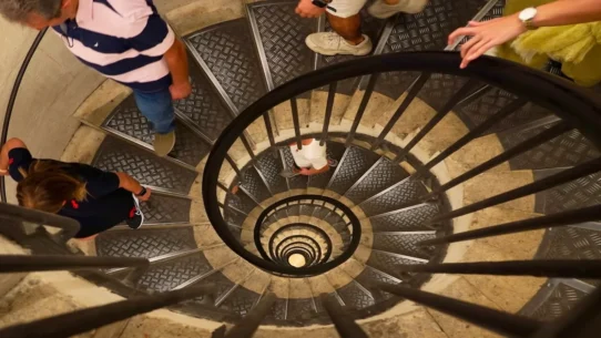 Stairwell Power Initiative - Mandatory 'Use the Stairs' Initiative Powers Singapore, Citizens Get Swole