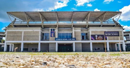 highest-grossing artists - MLB Stadiums Declare Bankruptcy After Paul McCartney's Historic Bongos Performance