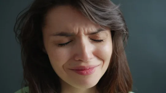 Melt EP - Ms. Ray's 'Melt' EP Causes Spontaneous Emotional Desolving