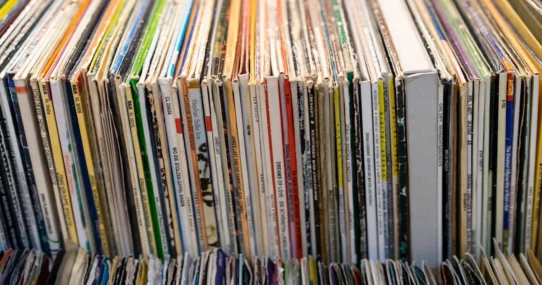 Neil Sedaka death - Neil Sedaka Dies at 86, Catalog Creates Global Storage Crisis