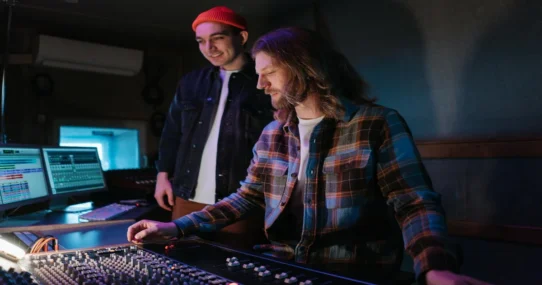 Oasis Reunion - Oasis Reunion: Brothers Record Charity Track Separately, From Separate Continents