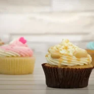 Oscars Afterparty Stars - Oscars Afterparty Stars Unwittingly Attend Local PTA Bake Sale