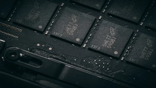 DRAM spot prices - Panic Ensues After DRAM Spot Prices Plummet Below "Emotional Value"