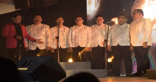 Frampton Comeback Album - Peter Frampton's Comeback Album Requires Team of Vocal Stand-Ins