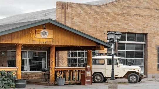 Robbie Williams Tour - Robbie Williams Sets Stadium Tour of Australia, New Zealand; Nation Braces