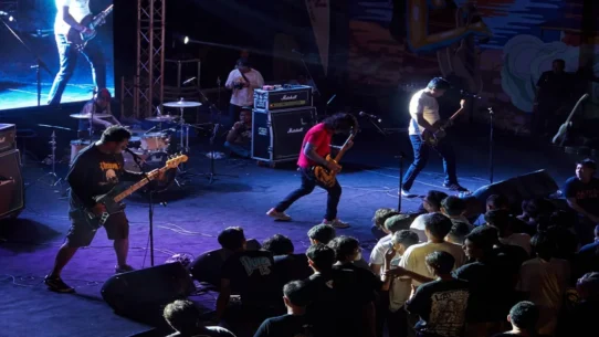 Shinedown Mainstream Rock - Shinedown’s ‘Searchlight’ Extends Record For Most Mainstream Rock No. 1s