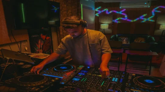 Skrillex Duro Young Miko - Skrillex Duro Vibrates Entire Continent Off Axis