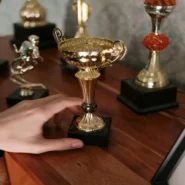 Taylor Swift Artist of the Year - Taylor Swift Artist of the Year Win Sparks Identity Crisis