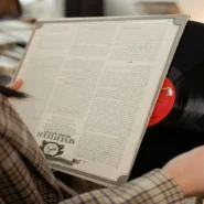 Taylor Swift vinyl sales - Taylor Swift Drives Vinyl Sales Past $1 Billion For First Time Since 1983
