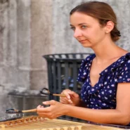 play chess extremely fast - Women Go Viral For Playing Chess Extremely Fast