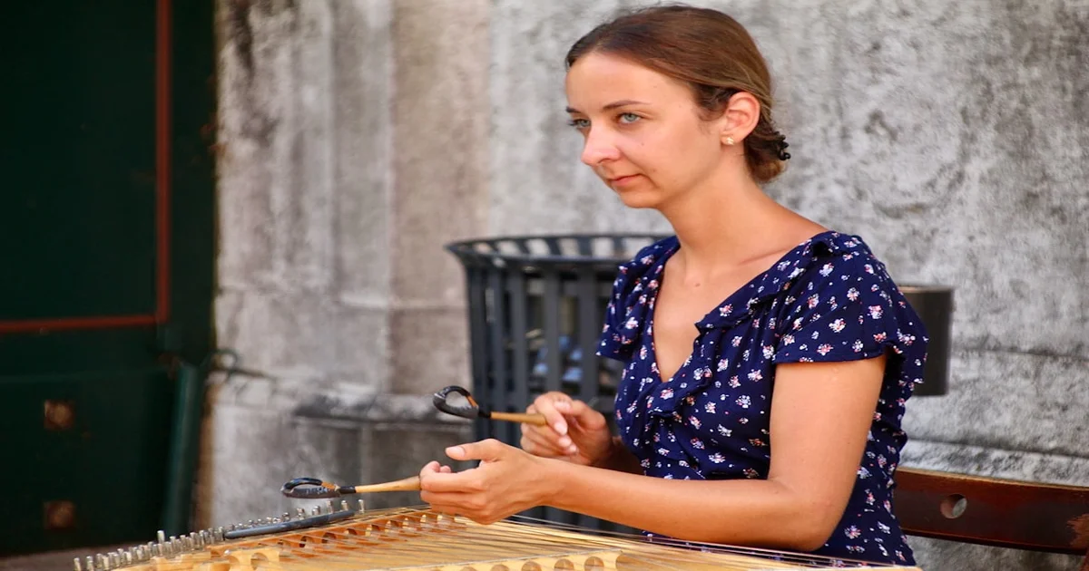 play chess extremely fast - Women Go Viral For Playing Chess Extremely Fast
