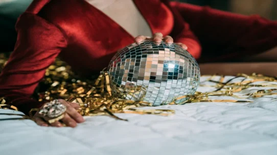 Ashlee Simpson Masked Singer - Ashlee Simpson Revealed as Masked Singer Winner, Stuns Absolutely No One