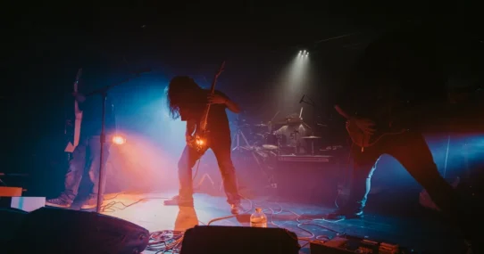 Guns N' Roses Bad Apples - Guns N' Roses Plays ‘Bad Apples’ Live, Still Smells Rotten After 35 Years