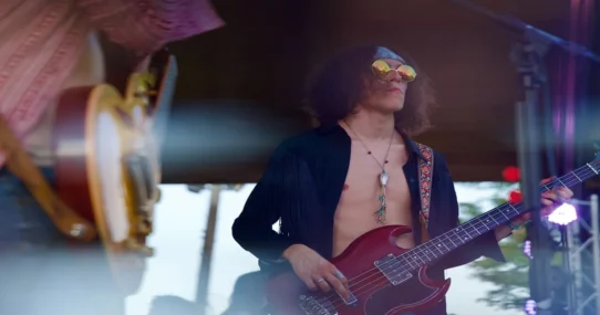 Junior Varsity Radio - Junior Varsity's "Radio" Proves Nostalgia Is Now Officially A Competitive Sport