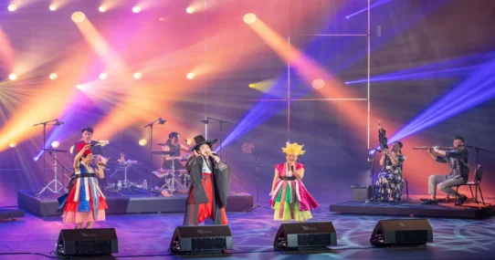 Katseye Pinky Up - Katseye Gets Pinky Up At Coachella, Stuns Fans With Gold Standard Performance