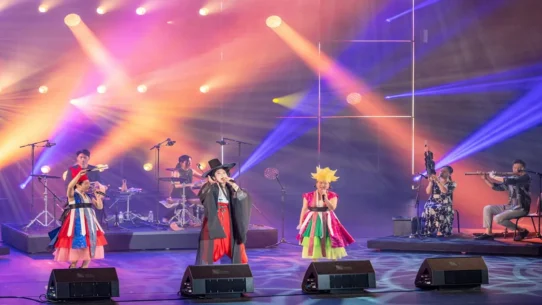 Katseye Pinky Up - Katseye Gets Pinky Up At Coachella, Stuns Fans With Gold Standard Performance