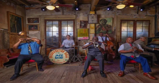 Slo-Mo Neon Luminate Hoverings - Mary Halvorson, Ambrose Akinmusire Debut Slo-Mo Neon Luminate Hoverings