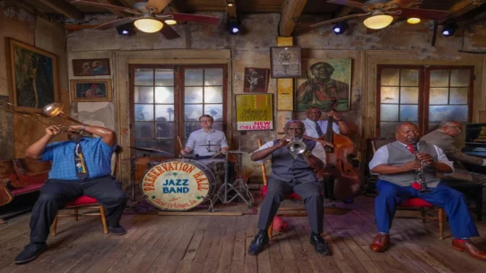 Slo-Mo Neon Luminate Hoverings - Mary Halvorson, Ambrose Akinmusire Debut Slo-Mo Neon Luminate Hoverings