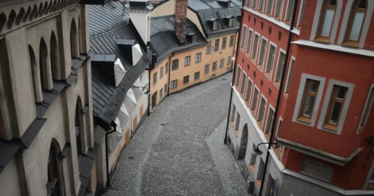 Sparta Cut A Silhouette - Sparta's Frank Iero Collab 'Crater' Opens Literal Craters Nationwide