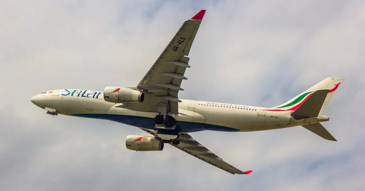 Basic Polaris Business - United Unveils 'Basic Polaris Business' Where Passengers Provide Jet Fuel